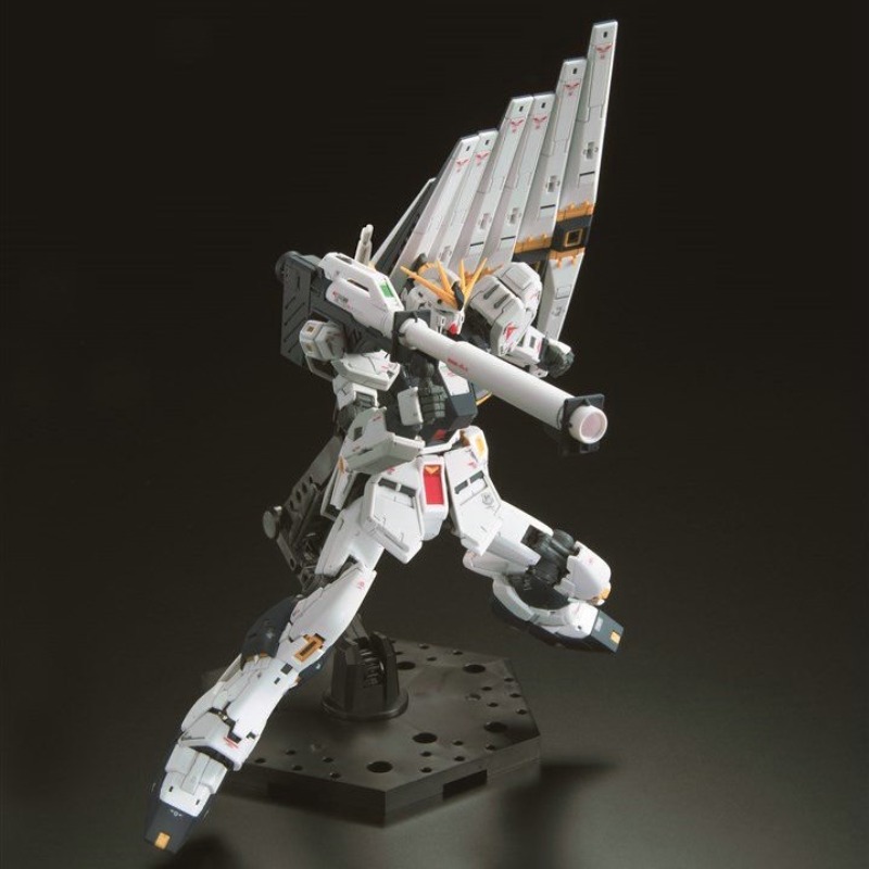 En stock, Bandai RG 1/144 RX-9 - Bandai Model Gundam Rg avis et prix